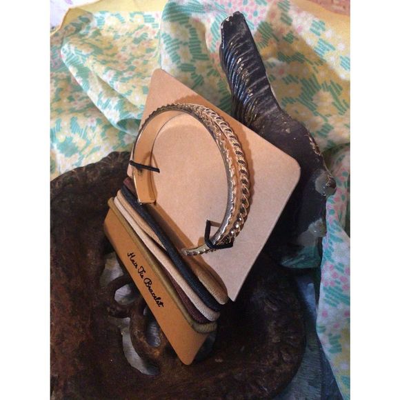 NWT Francesca’s HAIR TIES & BRACELET SET 6 PC Gold Cuff Bracelet & 5 Ties - Picture 2 of 11